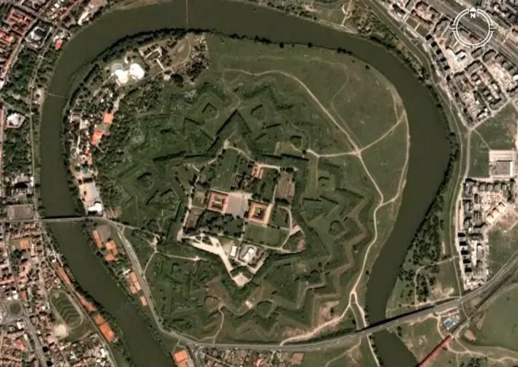 cetate arad large