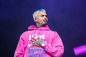 chris brown a fost dat