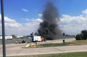 incendiu la un microbuz