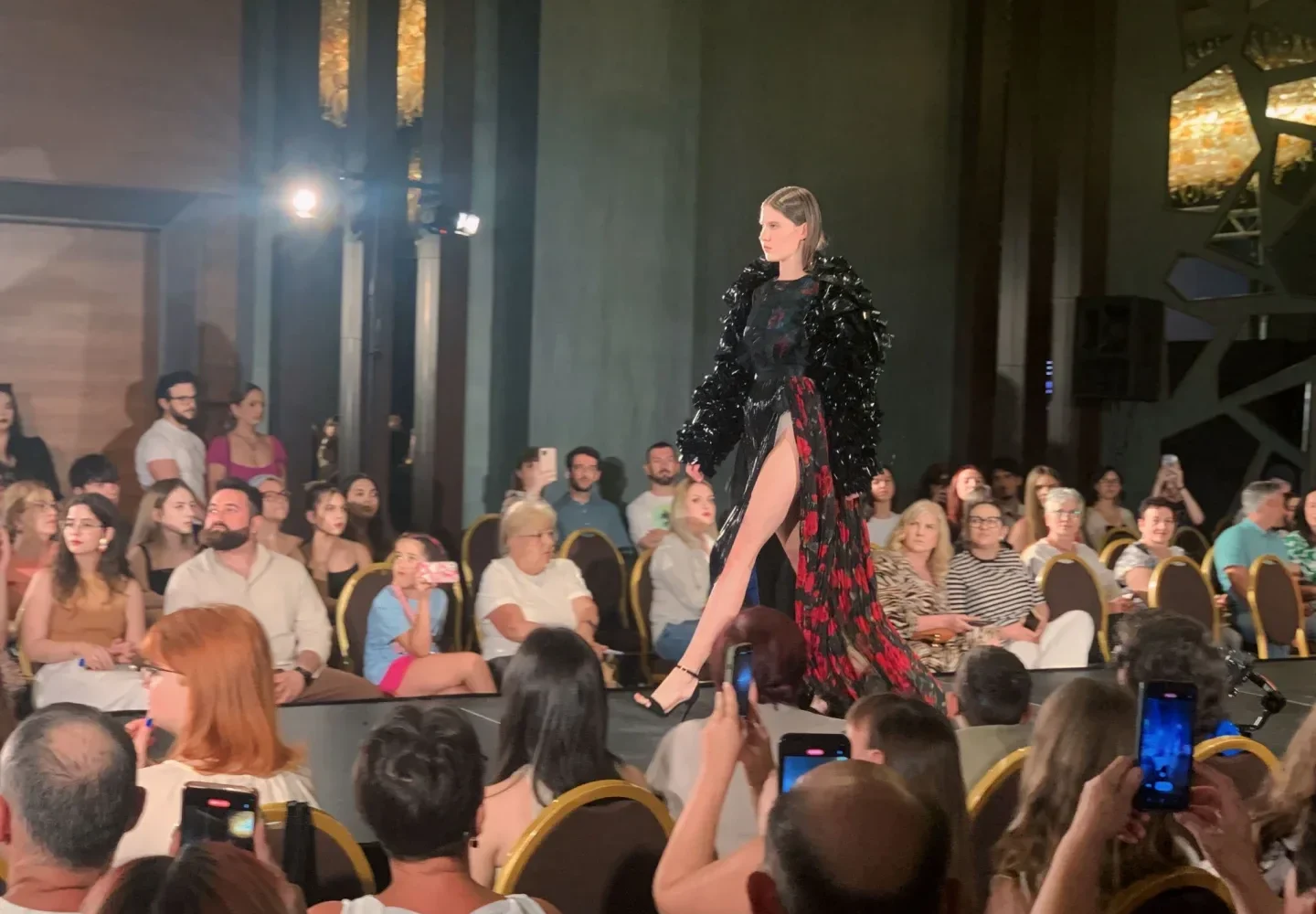 gala absolvenților modă-design vestimentar uvt
