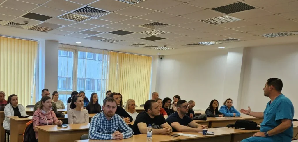 peste 500 de absolvenți ai