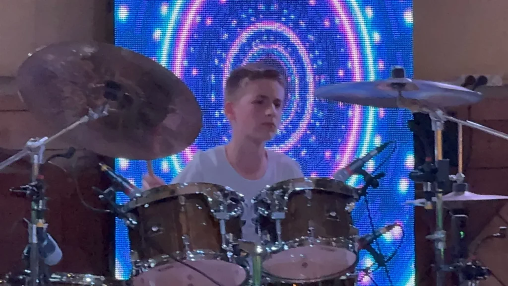 În Arad rockul nu moare niciodată: Next Page, The Young Blood și Second Hand în concert la Terasa Flex din incinta Ștrandului Neptun