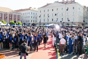 ceremonia de absolvire uvt 2024