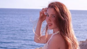 artista pop timișoreană yvonne