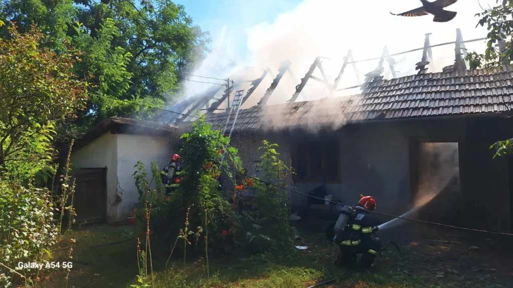 incendiu izbucnit la o casă