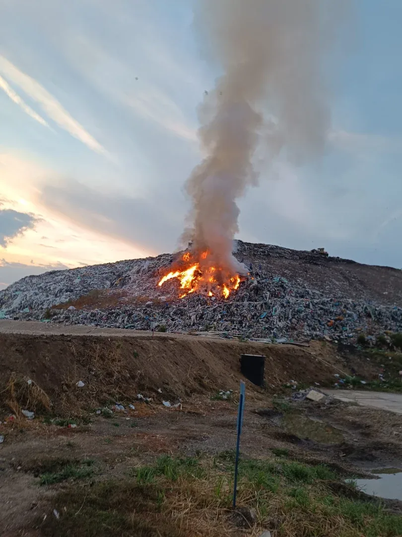 incendiu groapa de gunoi arad 2024