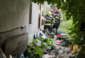 bărbat găsit carbonizat în urma