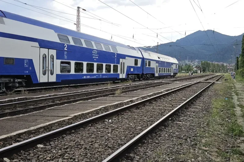 tren cfr calatori