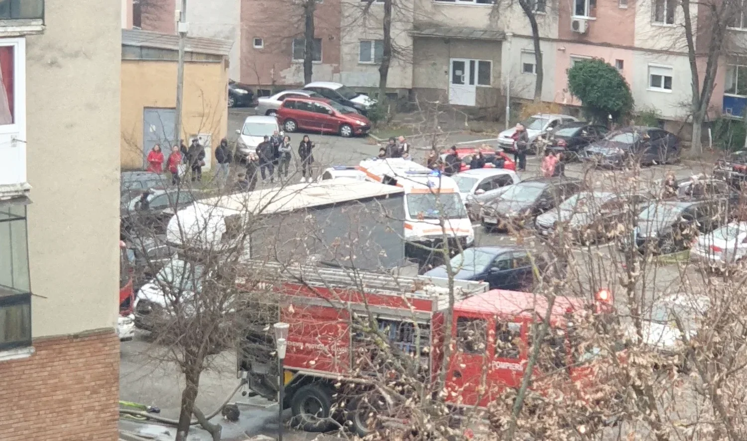 incendiu într-un apartament pe strada