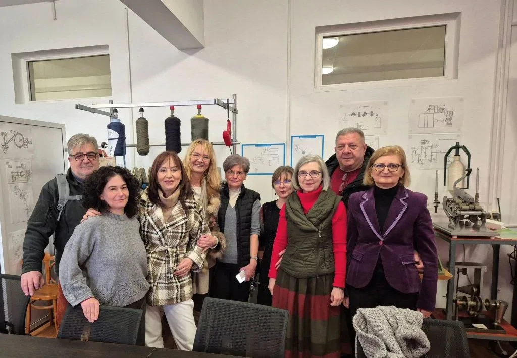 1casa de moda elis si uav 4 1