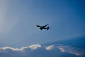 avion cu 10 pasageri dat