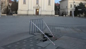 o groapă care își așteaptă proștii