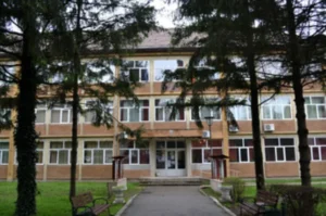 cercetat pentru agresiune sexuală asupra