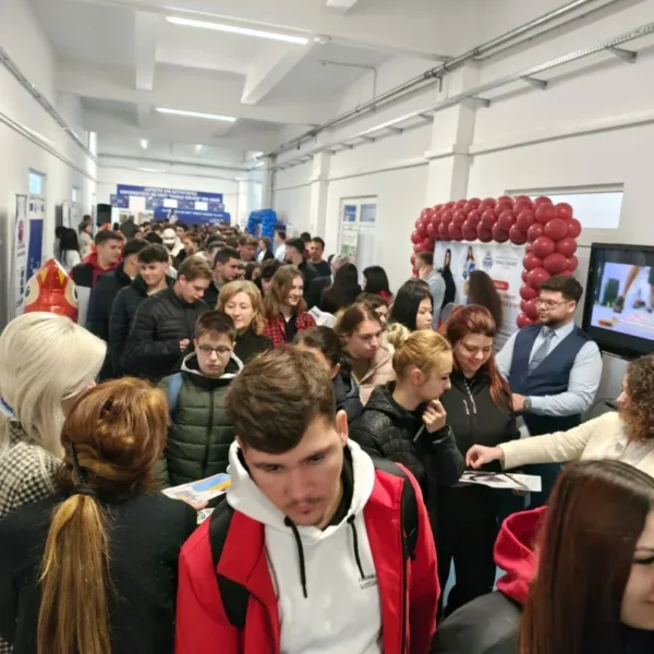 targul educatiei uvvg 14