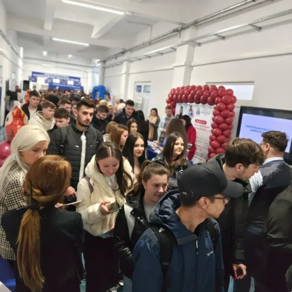 targul educatiei uvvg 7
