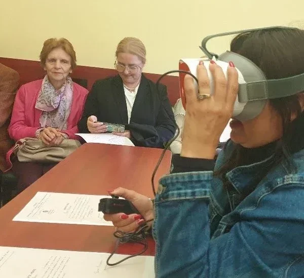 ochelari vr scoala postliceala sanitara arad