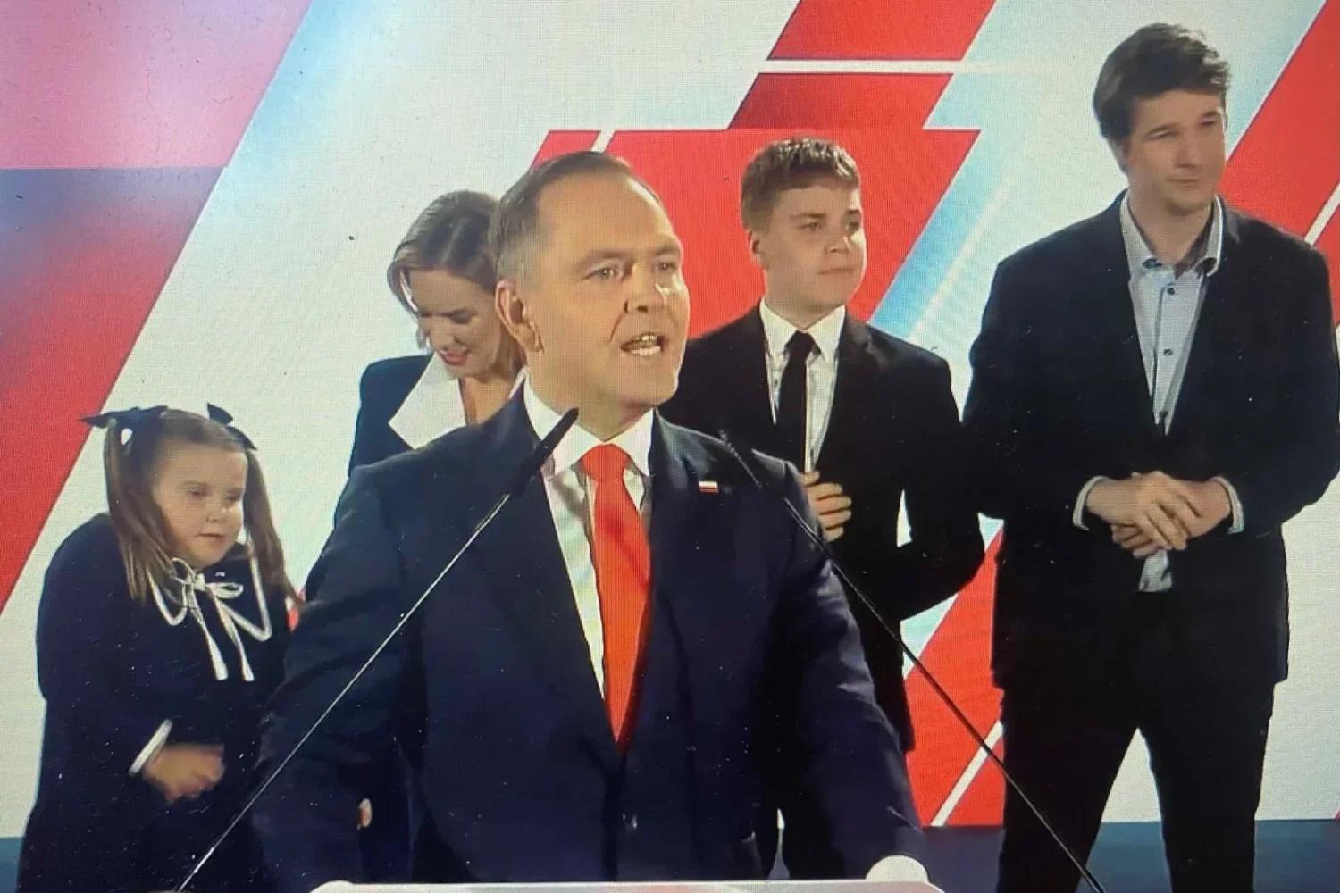 naţionalistul karol nawrocki a câştigat