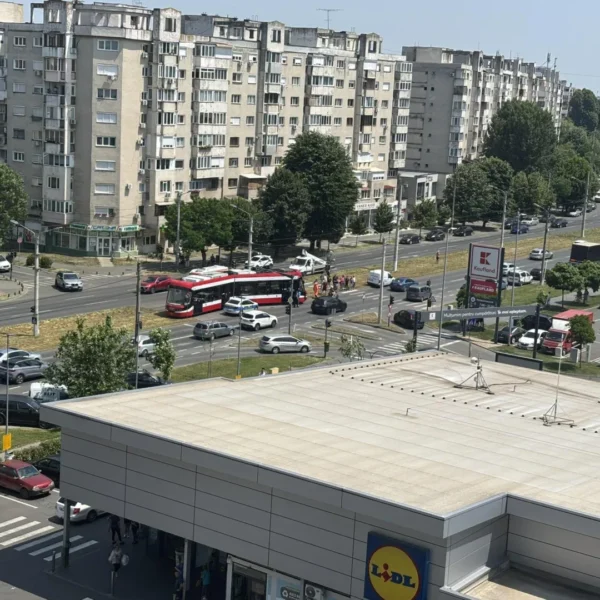 accident tramvai masina vlaicu.jpeg5