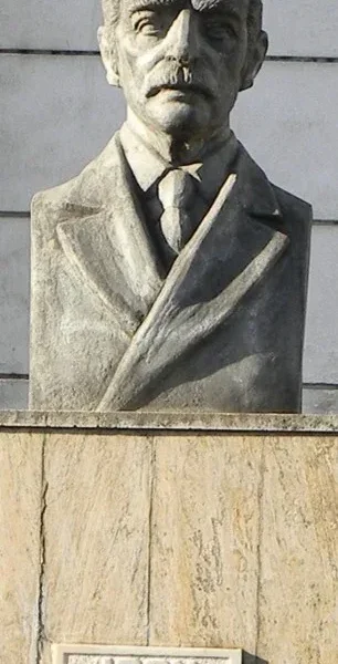 statuie ioan slavici