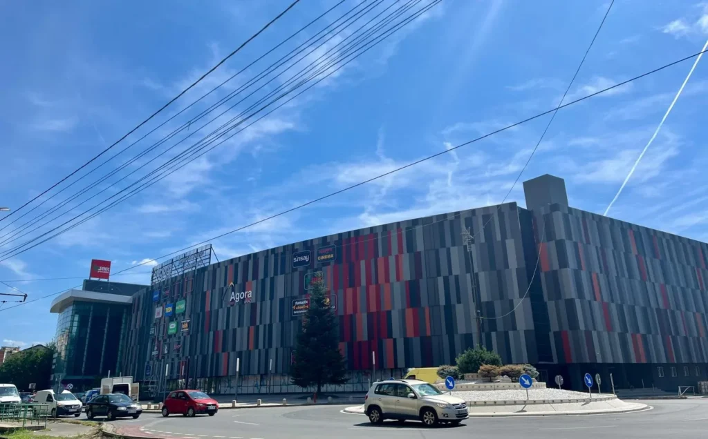Agora arad | cel mai nou centru comercial din vestul țării și-a deschis porțile | 4 zile de muzică, modă, distracție și reduceri 3 mall 26.08