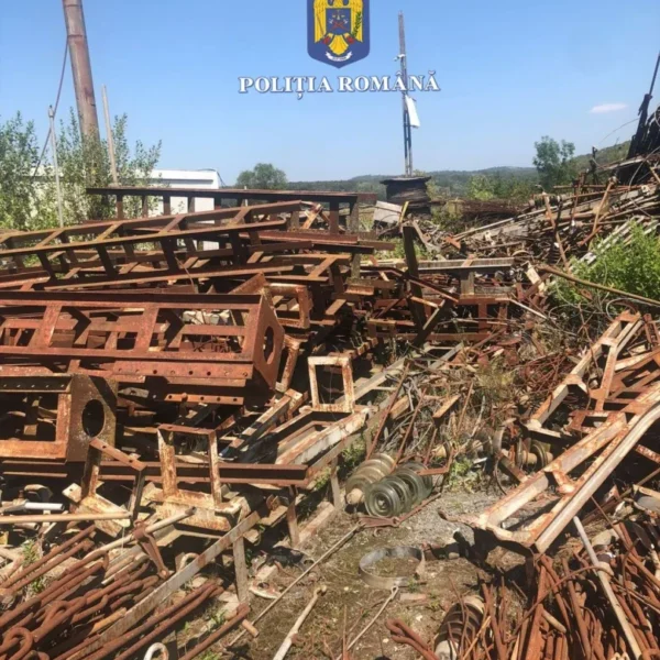 Polițiștii de la „arme” au descoperit un adevărat depozit de deșeuri periculoase în curtea unei societăți din vărădia de mureș 2 whatsapp image 2025 08 19 at 10.10.50