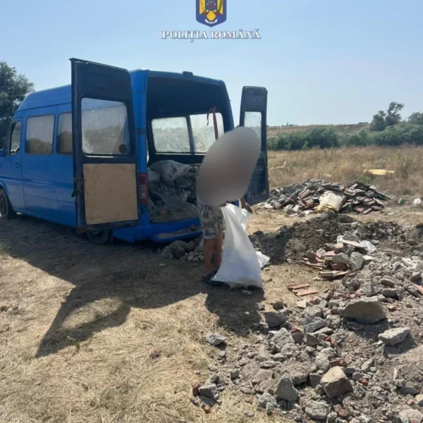 Arad | prins în flagrant, în timp ce arunca moloz în zona fostei balastiere din micălaca | bărbatul a fost sancționat drastic de polițiști 3 whatsapp image 2025 08 30 at 13.20.24 1