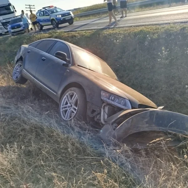 Accident între nădab și șimand, cu două autoturisme implicate | isu: „posibil victimă încarcerată” 2 accident nadab simand1