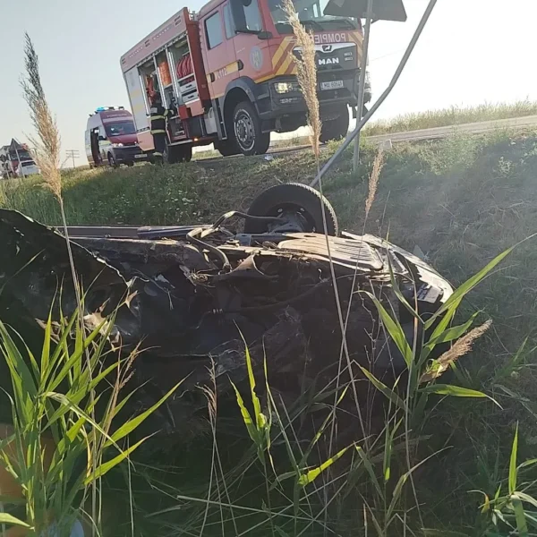 Accident între nădab și șimand, cu două autoturisme implicate | isu: „posibil victimă încarcerată” 4 accident nadab simand3