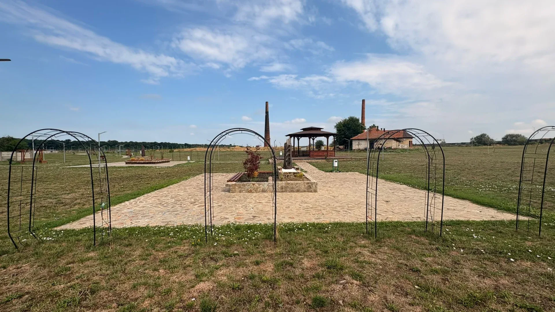 Zona mărului „revitalizată” | un alt proiect prin care s-au sifonat milioane și s-a construit nimic 27 intrare zona agrement2