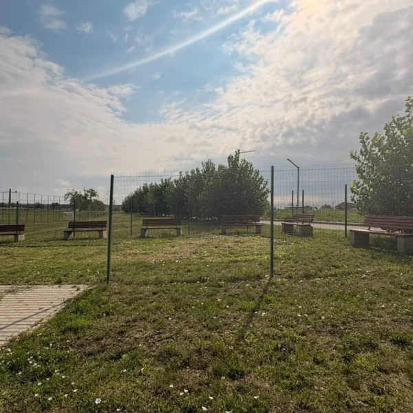 Zona mărului „revitalizată” | un alt proiect prin care s-au sifonat milioane și s-a construit nimic 43 parc chinologic marului1