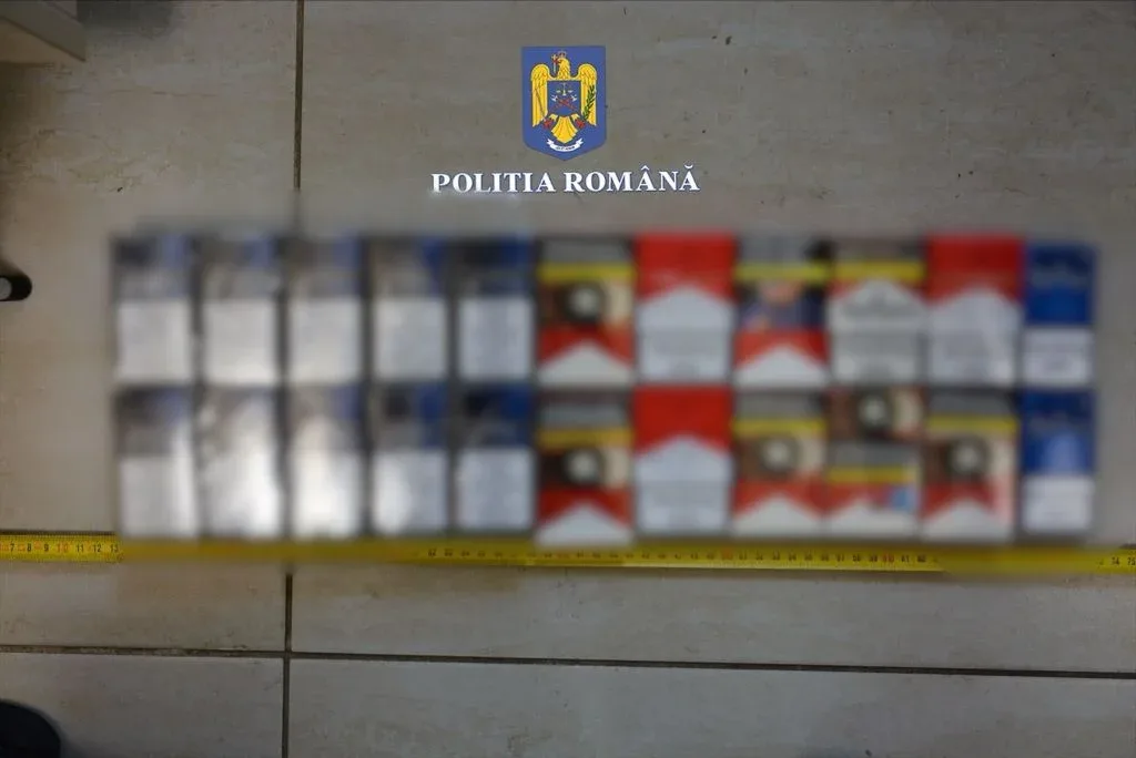 Arădeancă de 38 de ani, reținută 24 de ore pentru contrabandă cu țigări | țigările descoperite la percheziții în posesia ei sunt din lotul celor sustrase, din încăperea specială de la fostul ptf turnu, de cei doi polițiști de frontieră arestați în luna iunie 1 tigari contrabanda arad