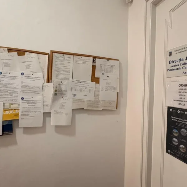Direcția pentru cultură, culte și patrimoniu cultural național a județului arad ne arată fundul... Și nici măcar nu-i fundul ei, nici vina, nici meritul, nici sediul! 7 directia pentru cultura arad 1