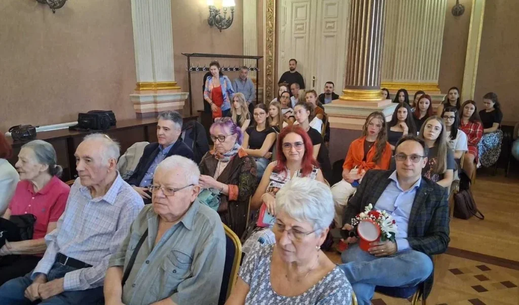 Lansarea celui de al doilea volum „atitudini și confesiuni” - o carte dedicată aradului 3 lansare atitudini si confesiuni 5