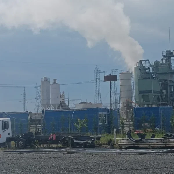 Sylc con trans - vecinul cel rău | stația de betoane construită în ciuda tuturor legilor de mediu de firma de casă a primăriei arad a produs o... Binevenită revoltă în sala „ferdinand” | video din dronă 3 statie beton sylc con trans2