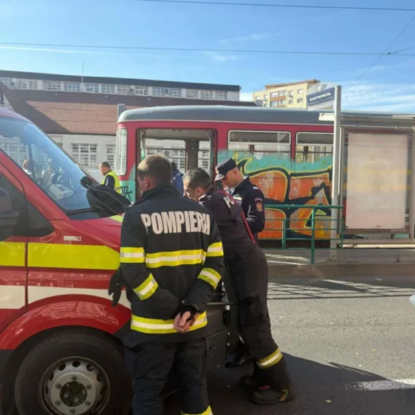 Actualizare | două tramvaie s-au ciocnit la „lebăda”, după ce unul a plecat singur din depou | 7 victime, printre care și un minor, au fost transportate la spital 4 566216745 1842371870497592 910697728634324546 n
