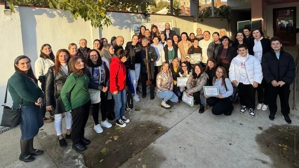 scoala postliceala „theos speranta arad
