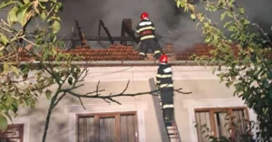 un bărbat în vârstă