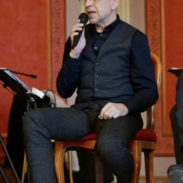 Recit all – pentru o poezie mai aproape de liceeni, la „moise nicoară” 4 583691186 1342372047681571 8645255918809182524 n
