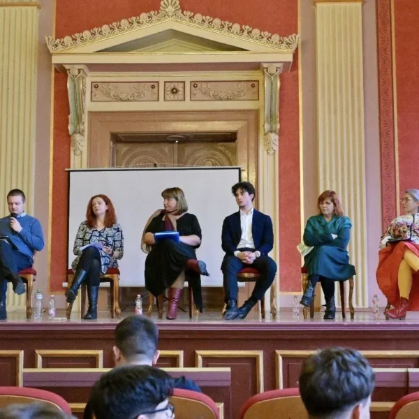 Recit all – pentru o poezie mai aproape de liceeni, la „moise nicoară” 3 583788759 1342373204348122 8515165414433617484 n