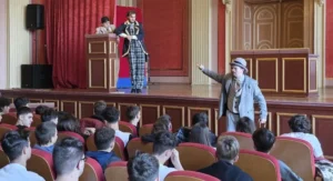 Când arta își prezintă cartea de vizită: proiectul teatru pentru bac la arad 81 o scrisoare pierduta colegiul moise nicoara