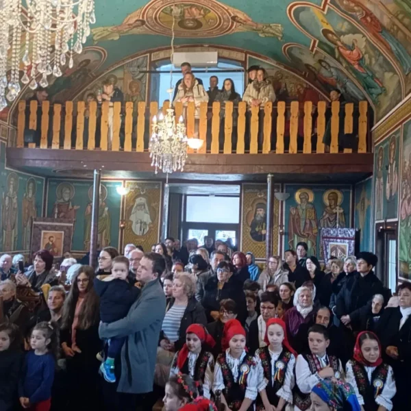 „pe ulița lerului” | festival suburban de colinde, ceai și scoverzi, la zimand cuz 4 zimand cuz 4