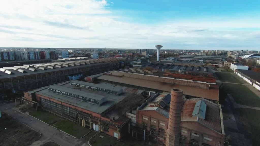 Și cu astra, basta! Am zburat peste fosta fabrică de vagoane de la arad - un fel de ultim omagiu adus uneia dintre cele mai longevive epopei industriale ale româniei 2 astra basta