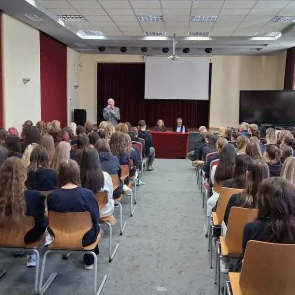 Pledoarie pentru excelență, la colegiul național „preparandia-dimitrie țichindeal” 7 conferinta peda4