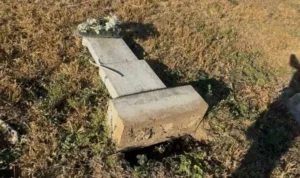 profanare de morminte