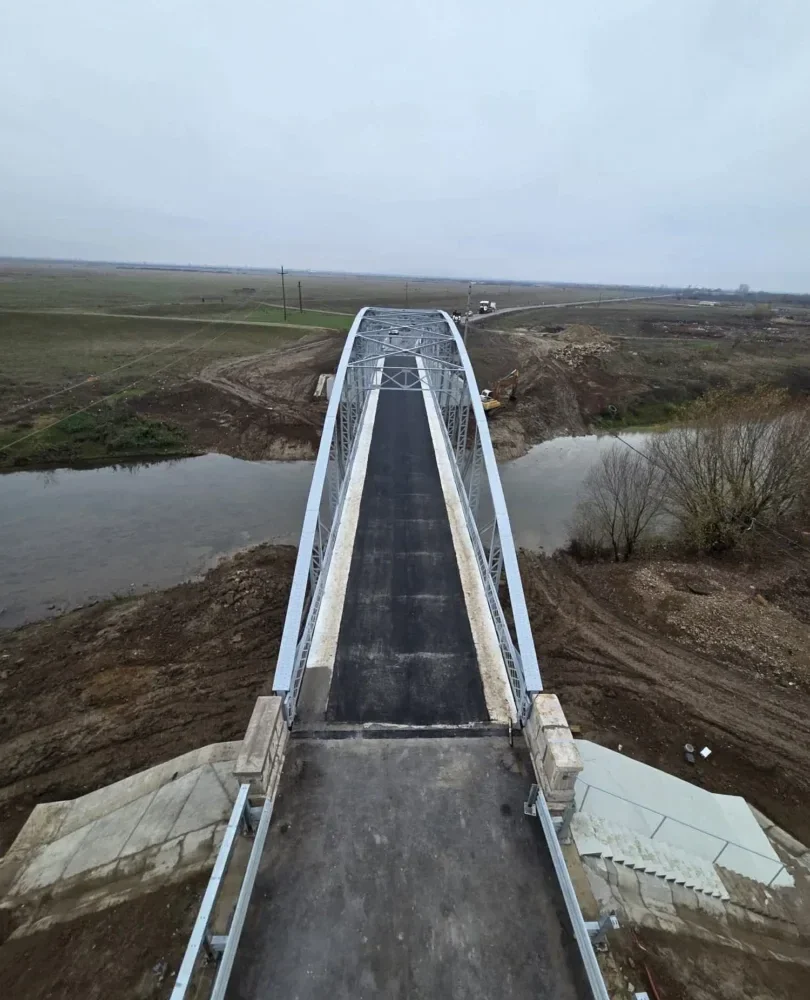 se redeschide circulația pe podul