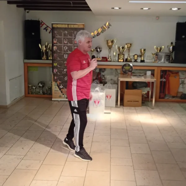 Emoții și bucuria revederii la „memorialul legendelor”, turneul de suflet organizat de „old boys uta” 11 dorel toderas e1766397513427