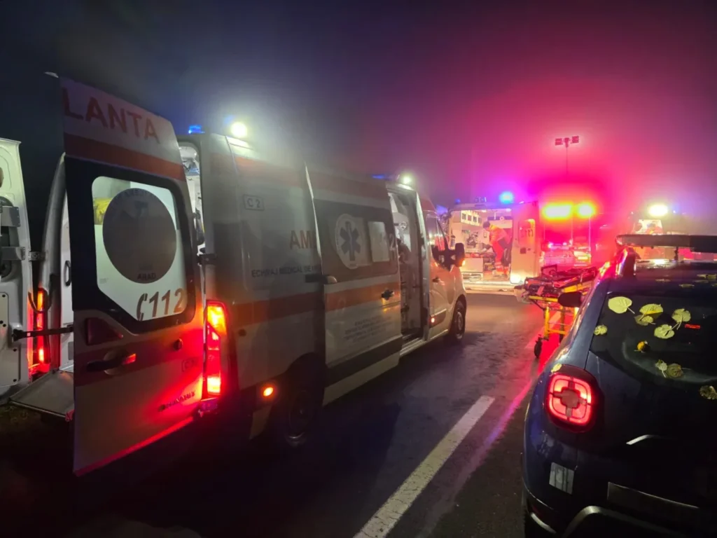 Accident la ieșirea din localitatea sânmartin spre grăniceri | trei tineri au fost transportați la spital 4 accident sanmartin3