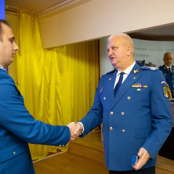 Avansări în grad la inspectoratul de jandarmi județean arad, cu ocazia zilei naționale a româniei 8 avansare in grad dec 2025 jandarmeria arad7
