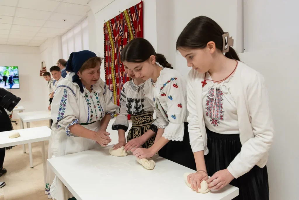 Număr record de vizitatori la complexul muzeal arad în 2025 11 aluaturi traditionale de pasti