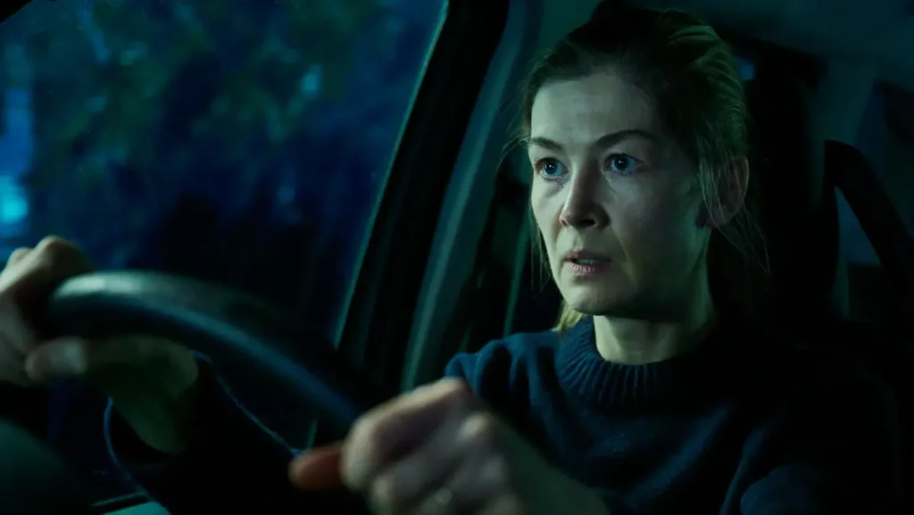 Hallow road | un thriller condus de două interpretări remarcabile 1 hallow road